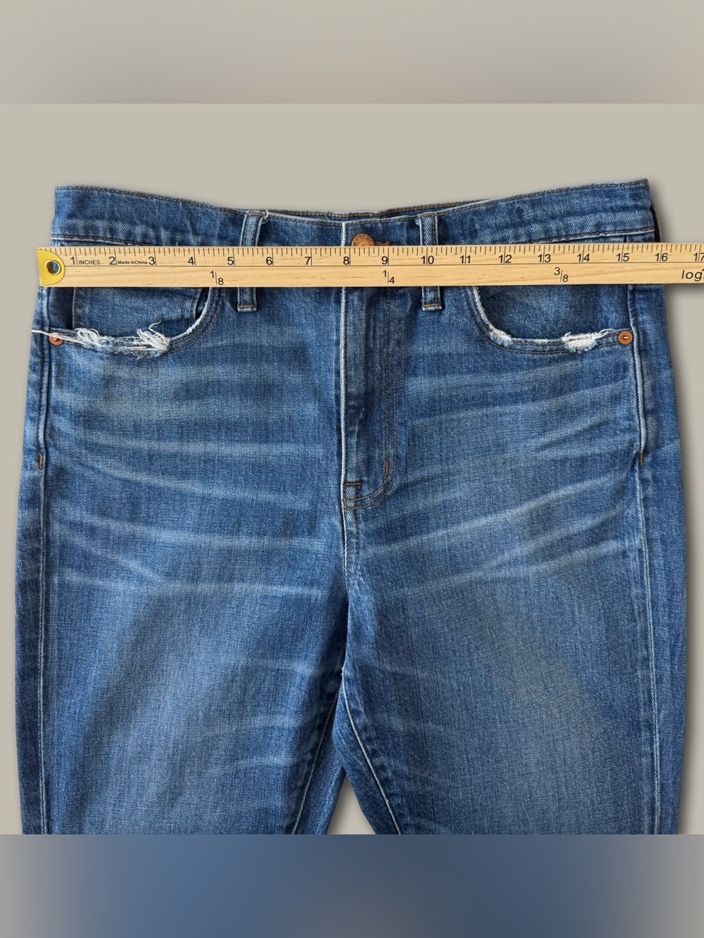 Madewell High Rise Slim Boyjean Size 28 Medium Wash Distressed Pocket Detail - Picture 7 of 9